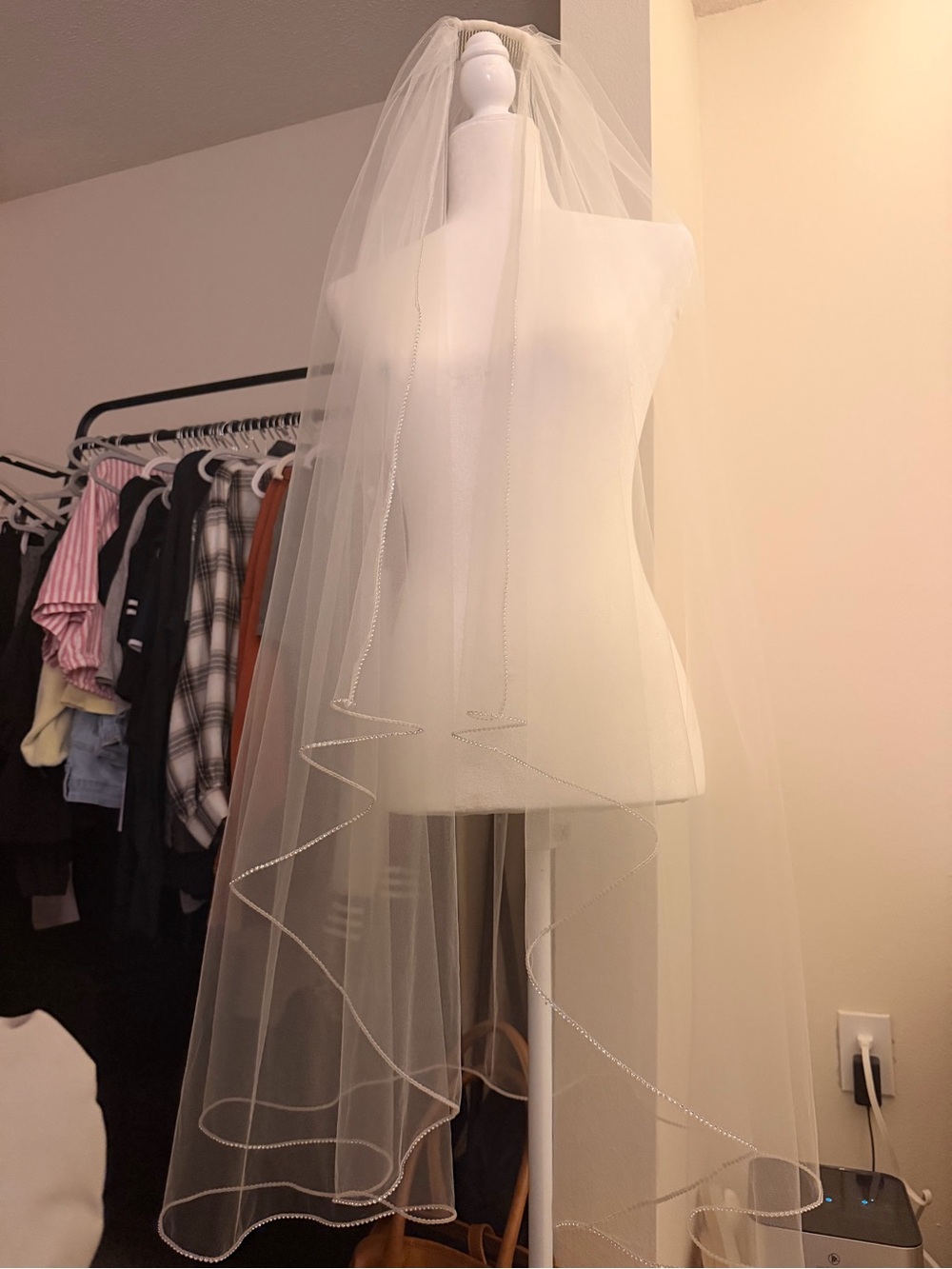 Bel-Aire Bridal- square cut
cathedral veil with swarovski
crystal outline